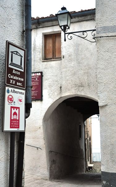 File:Alberona - Arco Calabrese.jpg