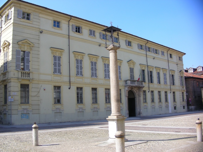 File:Alessandria - Palazzo Cuttica.jpg