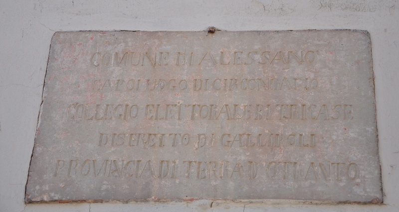 File:Alessano - Targa del Comune.jpg
