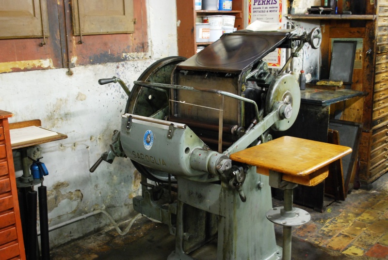 File:Altamura - Macchinario - Museo Tipografico.jpg
