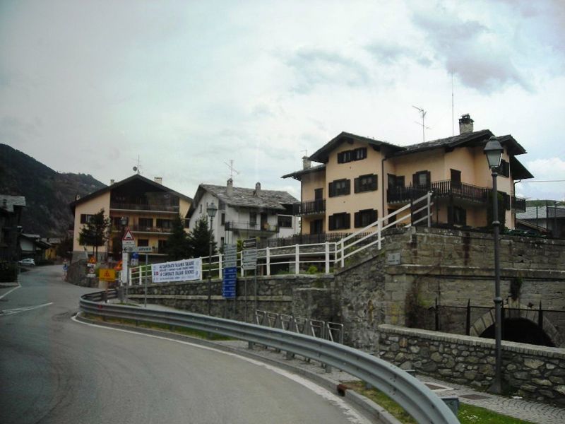 File:Arvier - Via Lostan.jpg