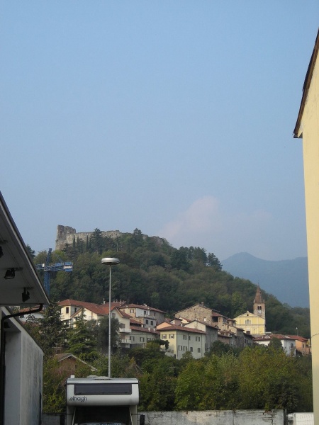 File:Avigliana - Castello.jpg