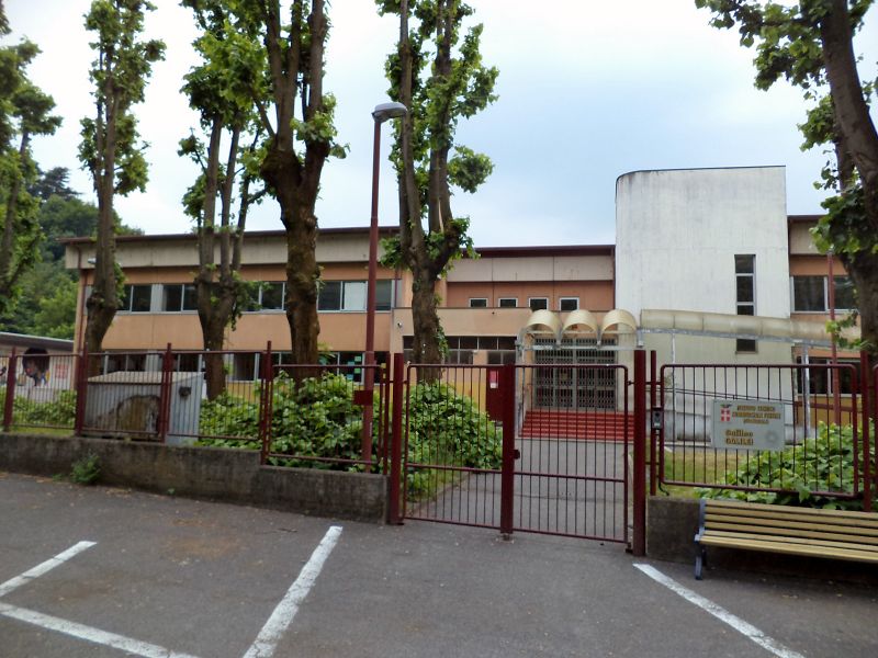 File:Avigliana - Edifici Scolastici - Istituto Tecnico Commerciale e per Geometri"Galileo Galilei".jpg