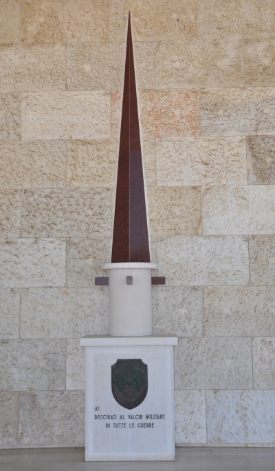 Bari - Ai decorati di Guerra.jpg