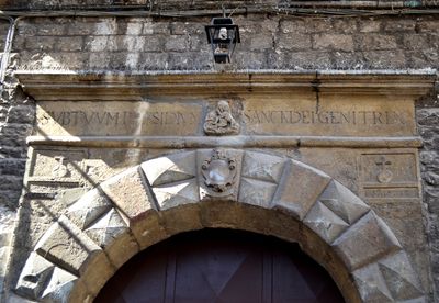 Bari - Epigrafe su un Palazzo Gentilizio - 2.jpg