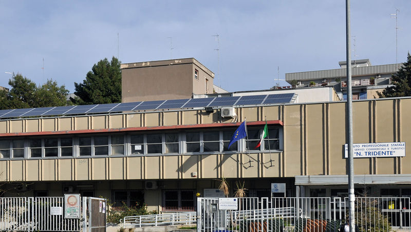 File:Bari - IPSSCT Tridente 3.jpg