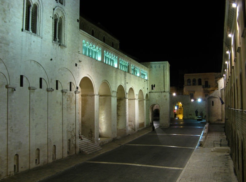 File:Bari - Largo Urbano II.jpg