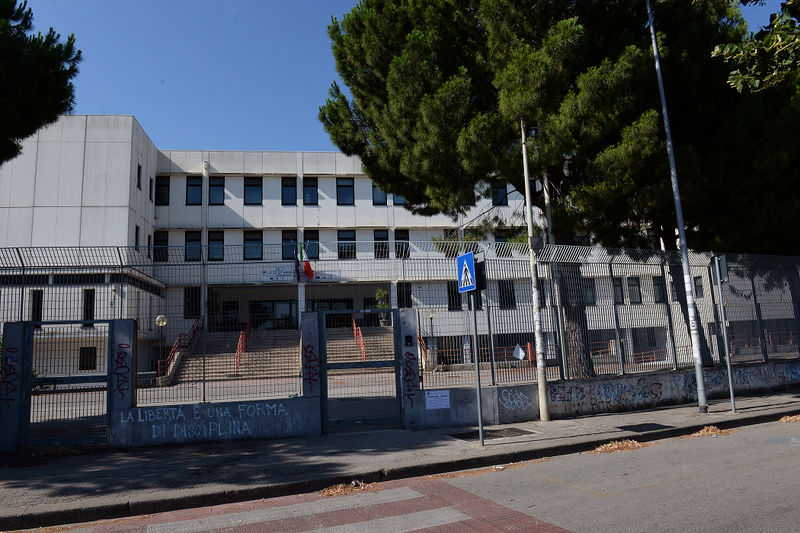 File:Bari - Liceo Classico Socrate.jpg