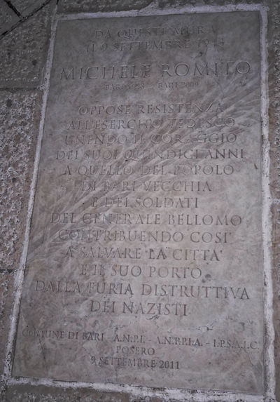 Bari - a Michele Romito a Largo Maurogiovanni.jpg