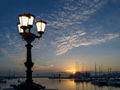 Bari - lungomare all'alba con lampioni 2.jpg