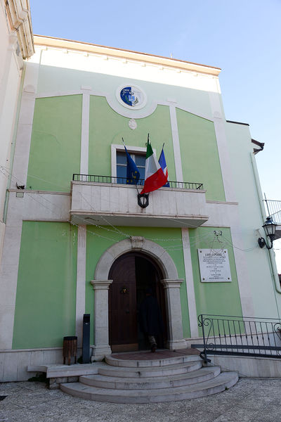 File:Baselice - Municipio.jpg