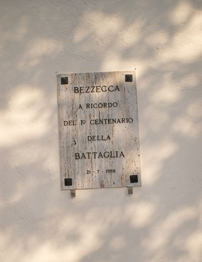 Bezzecca - Lapide del centenario - A sinistra entrando -Chiesa -Ossario Santo Stefano.jpg