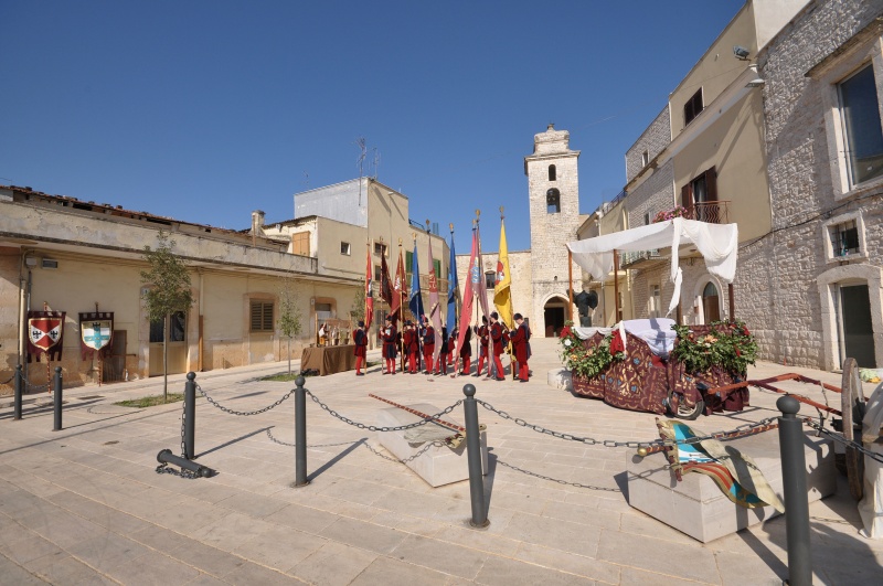 File:Bitetto - Piazzetta Santa Maria.jpg