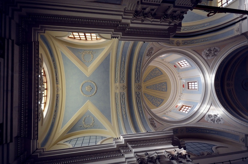 File:Bitetto - Soffitto interno duomo.jpg