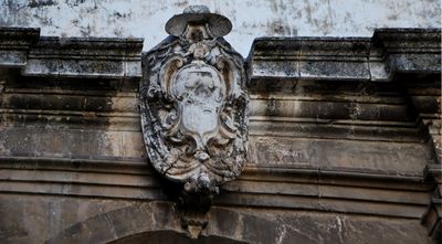 Bitritto - Lapide in latino - Via Giusti.jpg