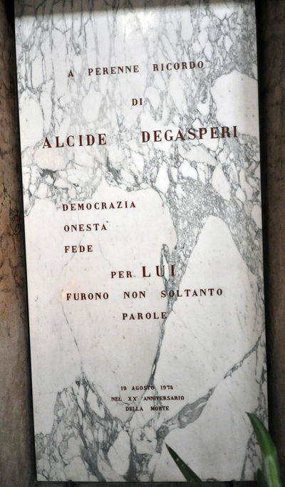 Borgo Valsugana - ad Alcide Degasperi.jpg