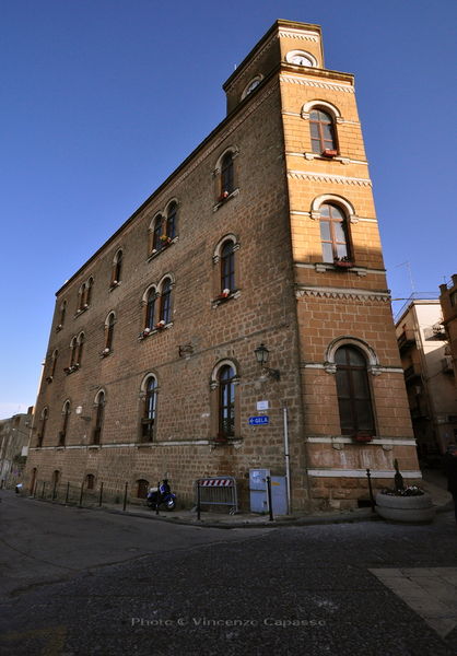 File:Butera - Municipio.jpg