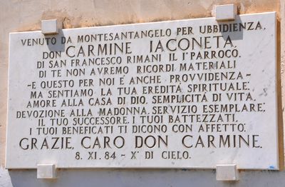 Cagnano Varano - Lapide a don Carmine Iaconeta.jpg