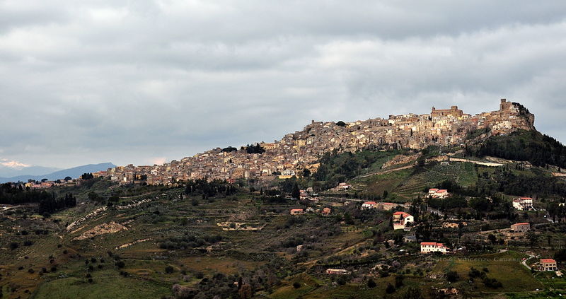 File:Calascibetta - Panorama.jpg