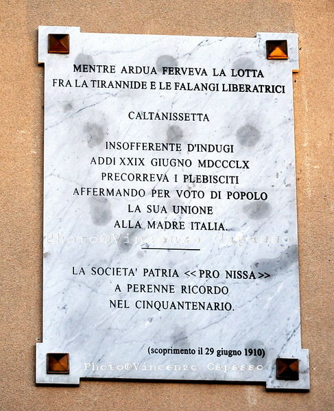 File:Caltanissetta - Lapide Plebiscito all'Unità d'Italia - Cinquantenario sul pal Camera di Commercio.jpg
