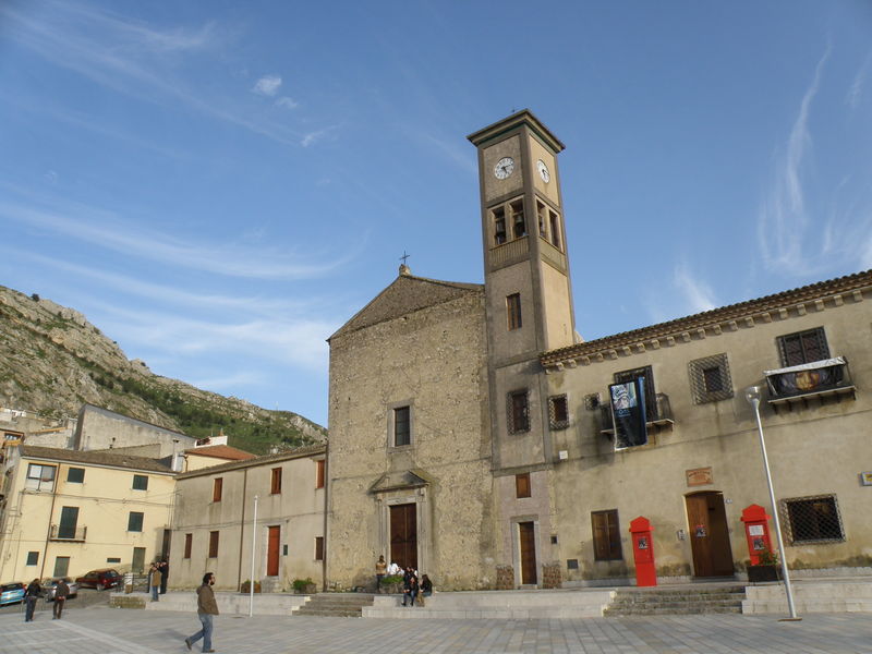 File:Caltavuturo - Piazza.jpg