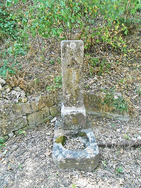 File:Camugnano - Vigo - Fontana.jpg