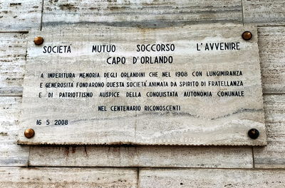 Capo d'Orlando - Lapide Centenario Società di Mutuo Soccorso - L'Avvenire.jpg