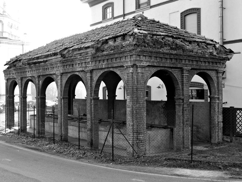 File:Capriate San Gervasio - Crespi-lavatoio.jpg