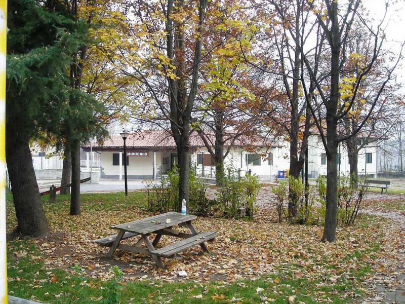 File:Caprie - Municipio.jpg