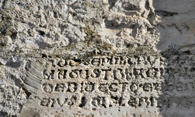 Cassano delle Murge - Lapide nel centro storico.jpg