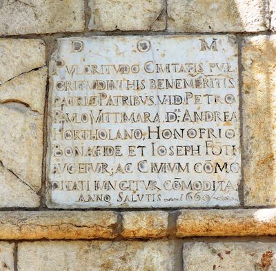 Castelbuono - Lapide latina.jpg