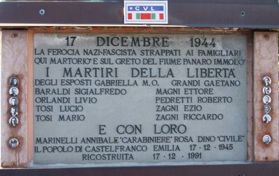 Castelfranco Emilia - Lapide ai Martiri della Libertà.jpg