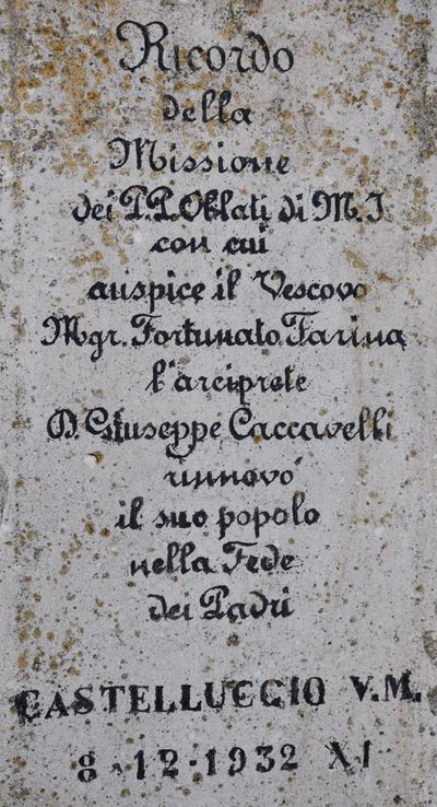 Castelluccio Valmaggiore - Lapide della croce viaria.jpg