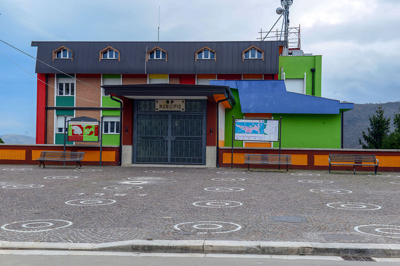 File:Castelluccio Valmaggiore - Municipio.jpg