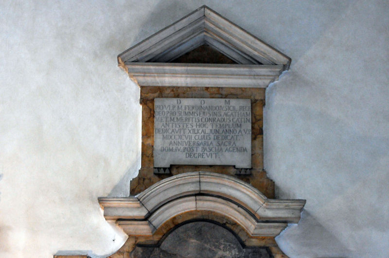 File:Catania - per l’anniversario.jpg