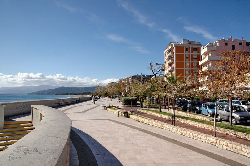File:Catanzaro - Lungomare.jpg