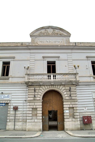 File:Cerignola - Municipio.jpg