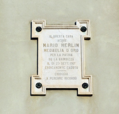 Chioggia - Lapide a Mario Merlin - Corso del Popolo.jpg