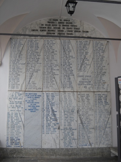 Civenna - Lapide commemorativa - Santuario Madonna del Ghisallo.jpg