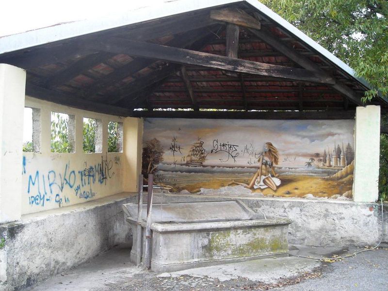 File:Condove - Lavatoio coperto (3).jpg