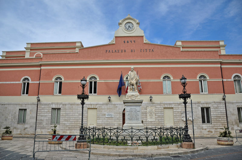 File:Corato - Municipio.jpg