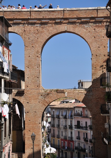 File:Corigliano Calabro - Il Ponte.jpg