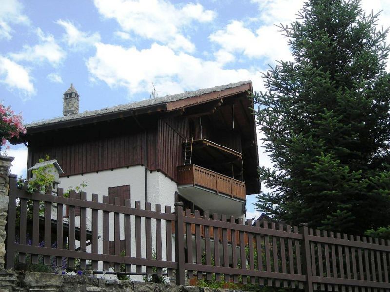 File:Courmayeur - Condominio (31).jpg