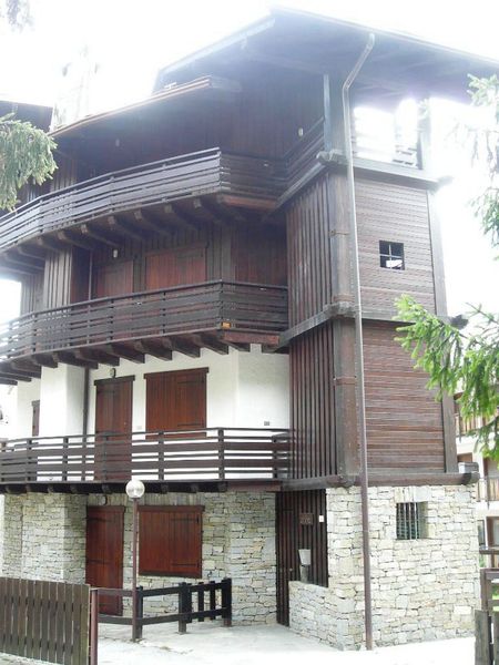 File:Courmayeur - Condominio (35).jpg