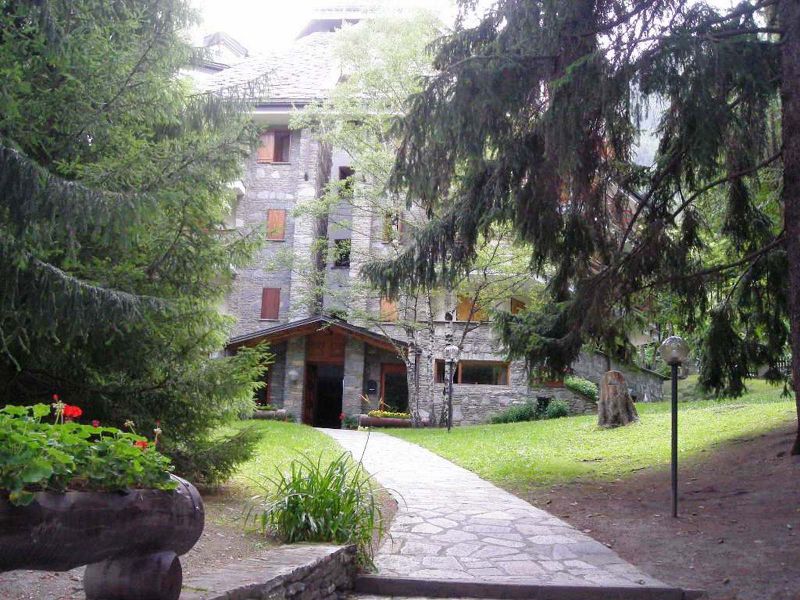 File:Courmayeur - Condominio (47).jpg