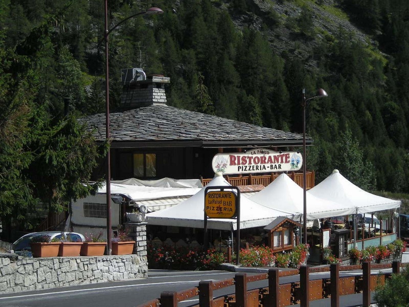 File:Courmayeur - Frazione La Palud - Ristorante La Palud (2).jpg