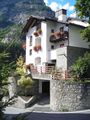 Courmayeur - Frazione La Saxe - Hotel Gran Baita (vista laterale).jpg