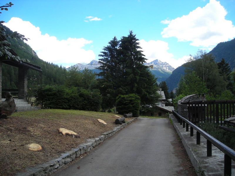 File:Courmayeur - Frazione La Saxe - Panorama (10).jpg