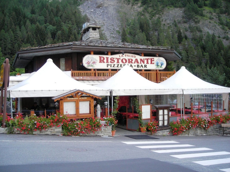 File:Courmayeur - Ristorante La Palud - Località La Palud.jpg
