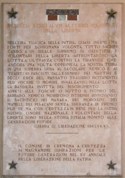 Cremona - Lapide ai volontari della libertà.jpg